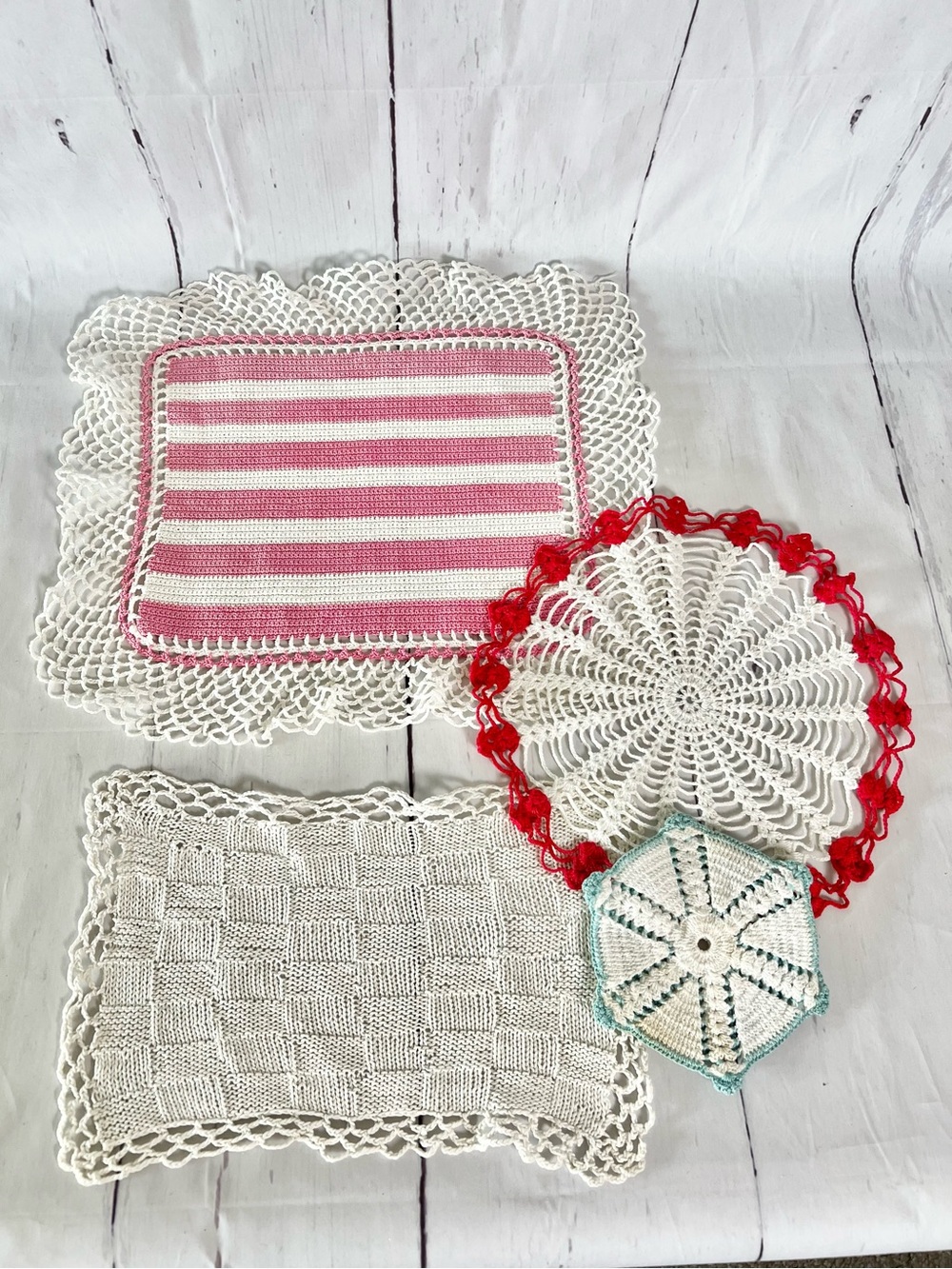 Vintage Crochet Doily & Hot Pad Set Lot (4 Pc) Retro Kitschy Cottagecore Linens